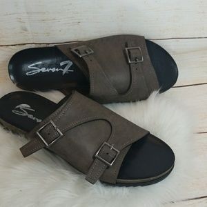 NWOT Seven7 Dune Rato slip on sandals sz 10